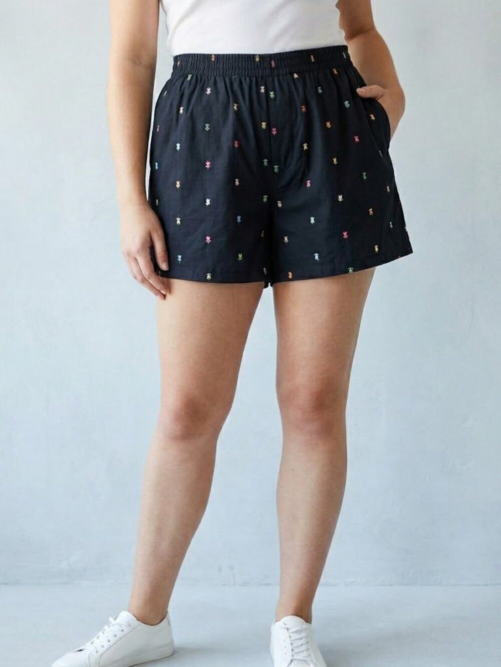 No Boundaries Black Casual Shorts with Multicolor Embroidery Size XL